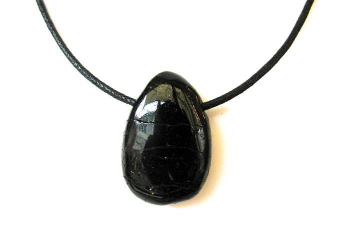 Pendentif en Tourmaline noire - Pierre réputée pour absorber les ondes électro-magnétiques   