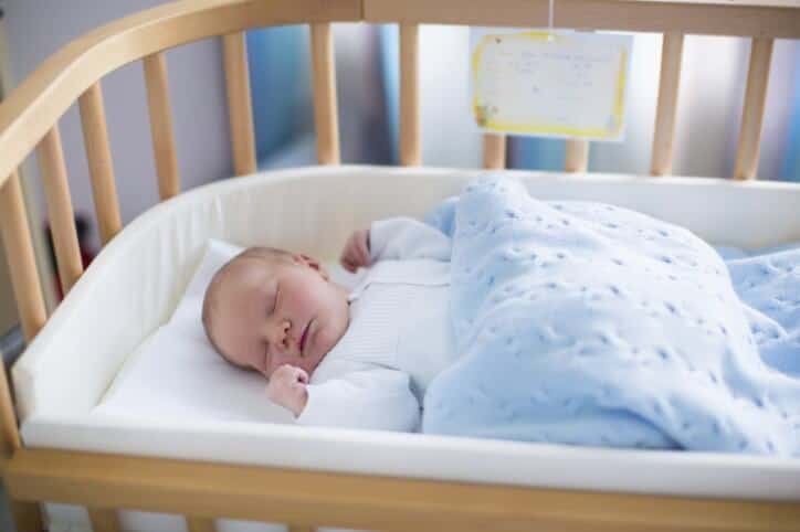 Babyphone et ondes électromagnétiques : comment protéger son bébé ?